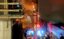  فيديو: حريق في شقة سكنية بتل ابيب وتخليص أحد العالقين 